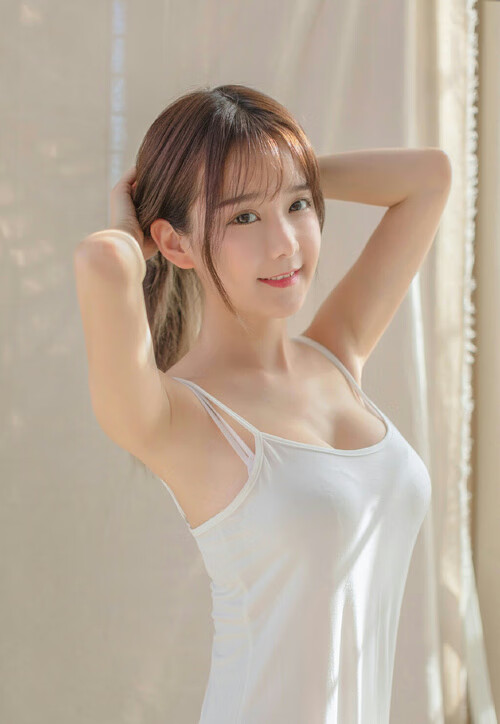 中国女足在比赛中展现出团队合作精神，中国女足体现的精神